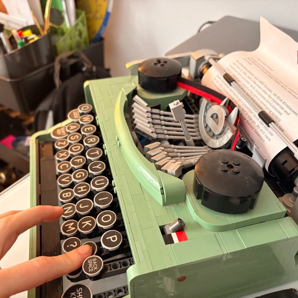 Lego Typewriter Set - Picture 4 of 11